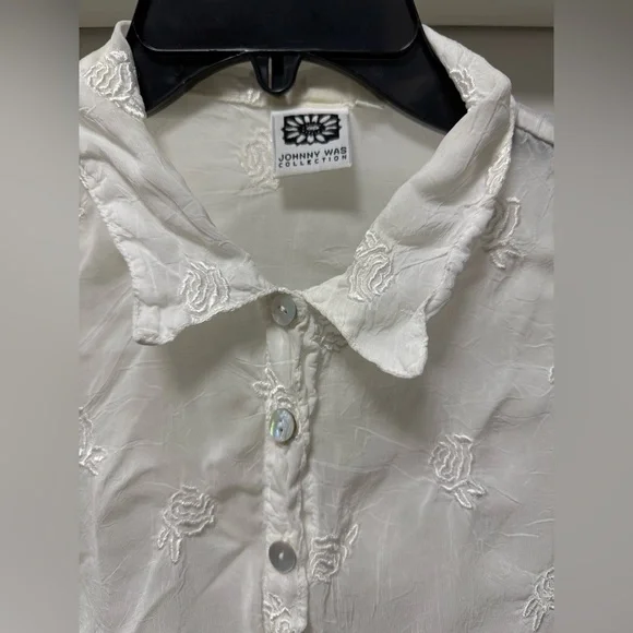 Johnny Was Embroidered Elegant White Lace Button-Up Blouse size Medium - Picture 4 of 4